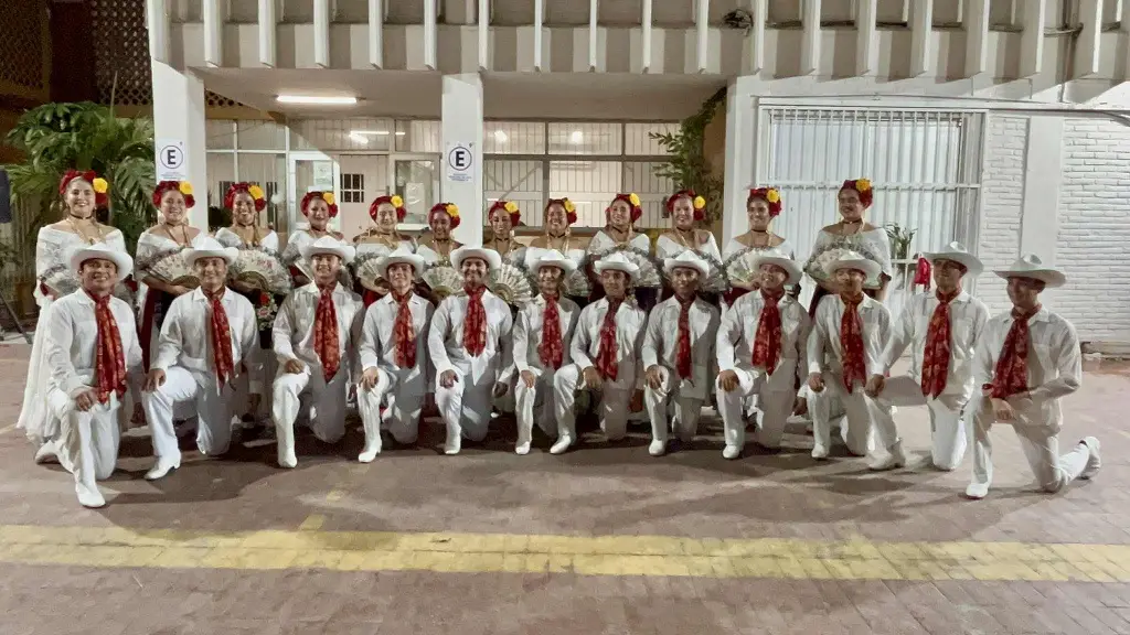 Imagen Ballet Folklórico de la UV representará a México en Bienal Internacional de Danza en Colombia