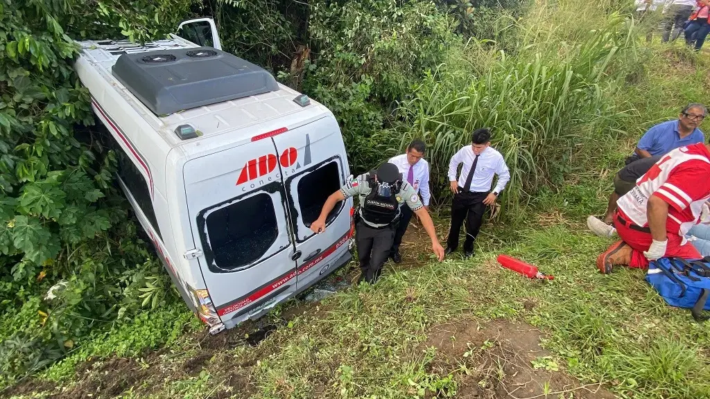 Imagen Accidente de camioneta de ADO en Coatzacoalcos, esto se sabe