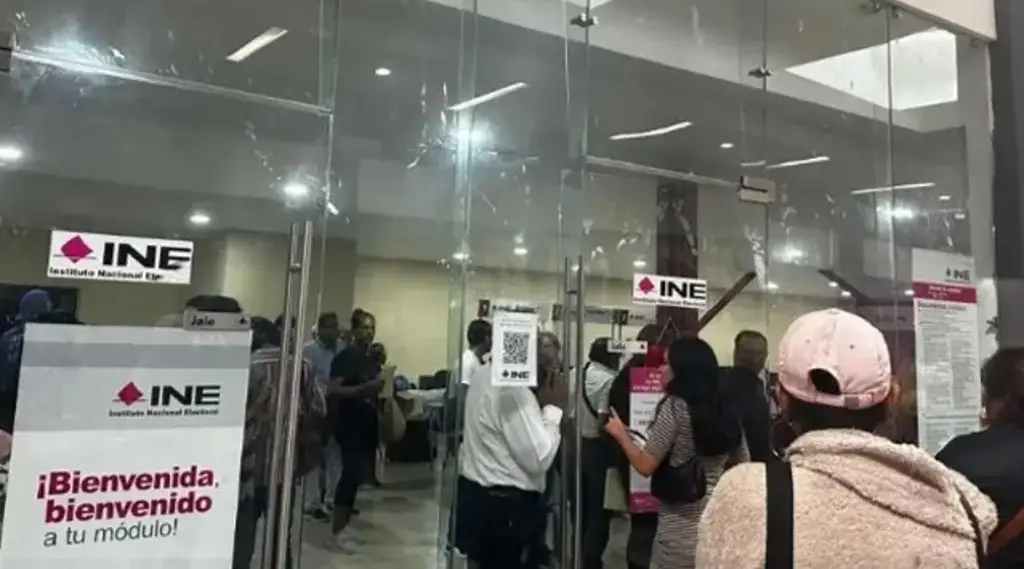 Imagen Destruyen poco más de 100 mil credenciales de elector en Veracruz, ¿Por qué?