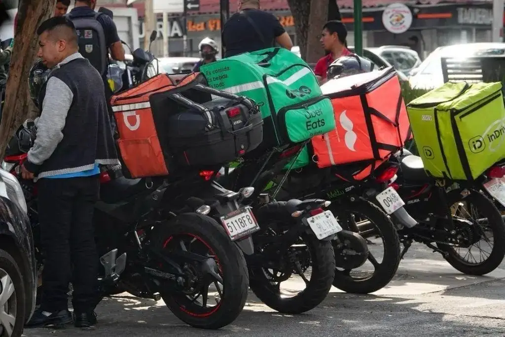 Imagen Sheinbaum rechaza cobros extra de plataformas digitales a usuarios tras ley laboral