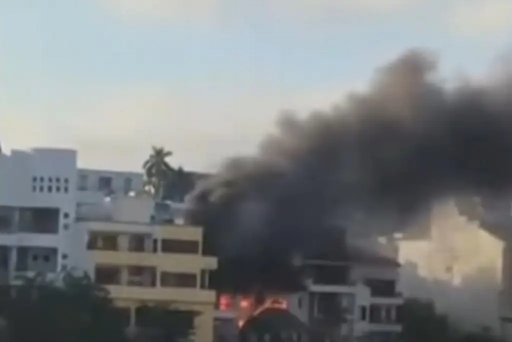 Imagen Prenden fuego a residencia y balean varias más en Culiacán, Sinaloa (+Video)