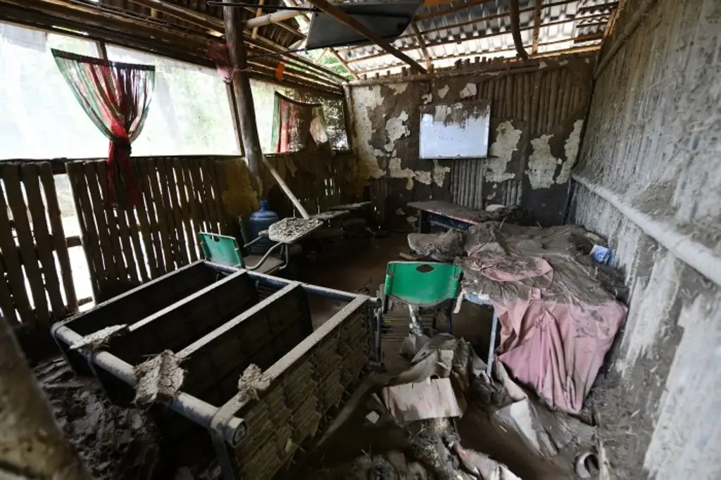 Siguen aisladas comunidades de Veracruz; continúan puentes aéreos