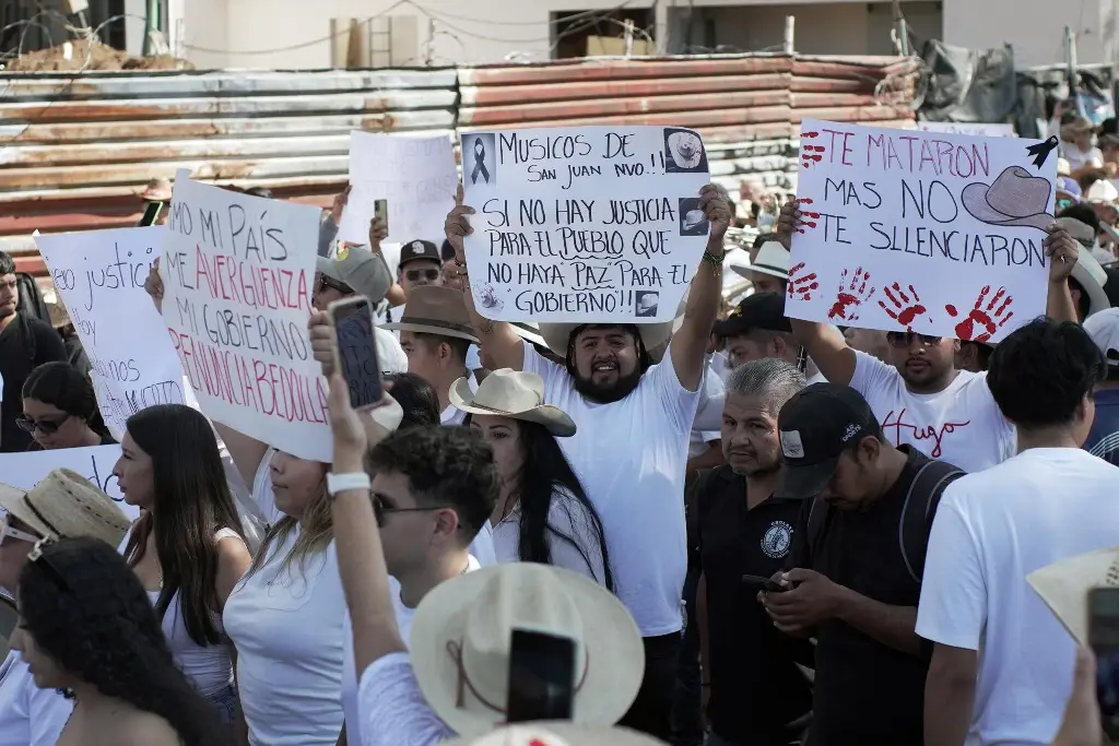 Imagen PC reporta más de 60 mil personas en marcha por asesinato de Carlos Manzo, en Uruapan