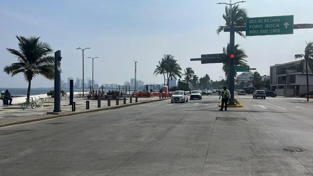 Imagen Reabren bulevar Ávila Camacho en Veracruz tras reparación de socavón