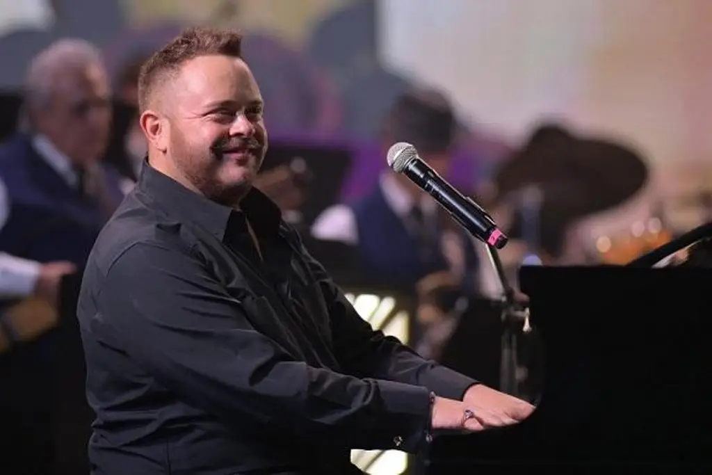 Imagen Rodrigo de la Cadena y la Filarmónica de Xalapa, en el Auditorio Nacional de la CDMX