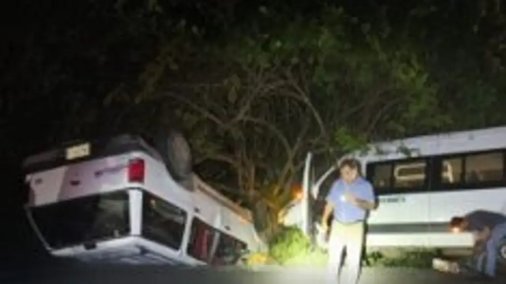 Imagen Reportan cierre de circulación por accidente en esta carretera de Veracruz