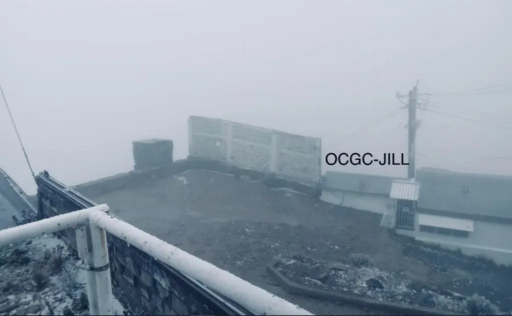 Imagen Se registra caída de aguanieve en el Cofre de Perote