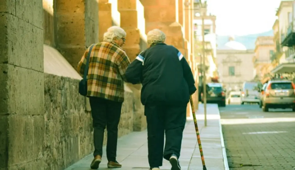 Imagen ¿Saber más de un idioma puede retrasar el envejecimiento? Esto dice estudio 