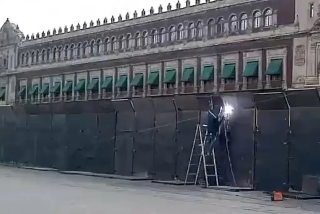 Imagen “Son para proteger a la gente”: Sheinbaum justifica vallas en Palacio Nacional por marchas