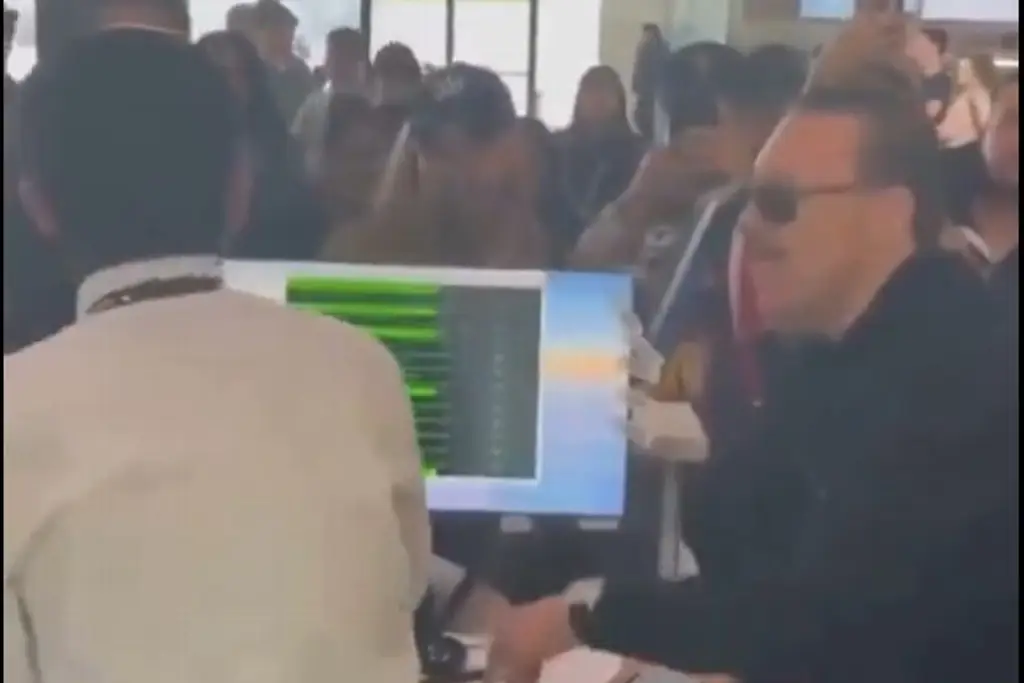 Imagen Cantante Julio Preciado protagoniza escándalo en aeropuerto (+Video)