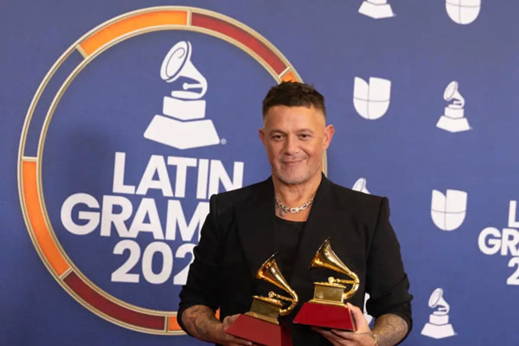Bad Bunny agranda su huella, Alejandro Sanz sorprende y Karol G deslumbra en los Grammy