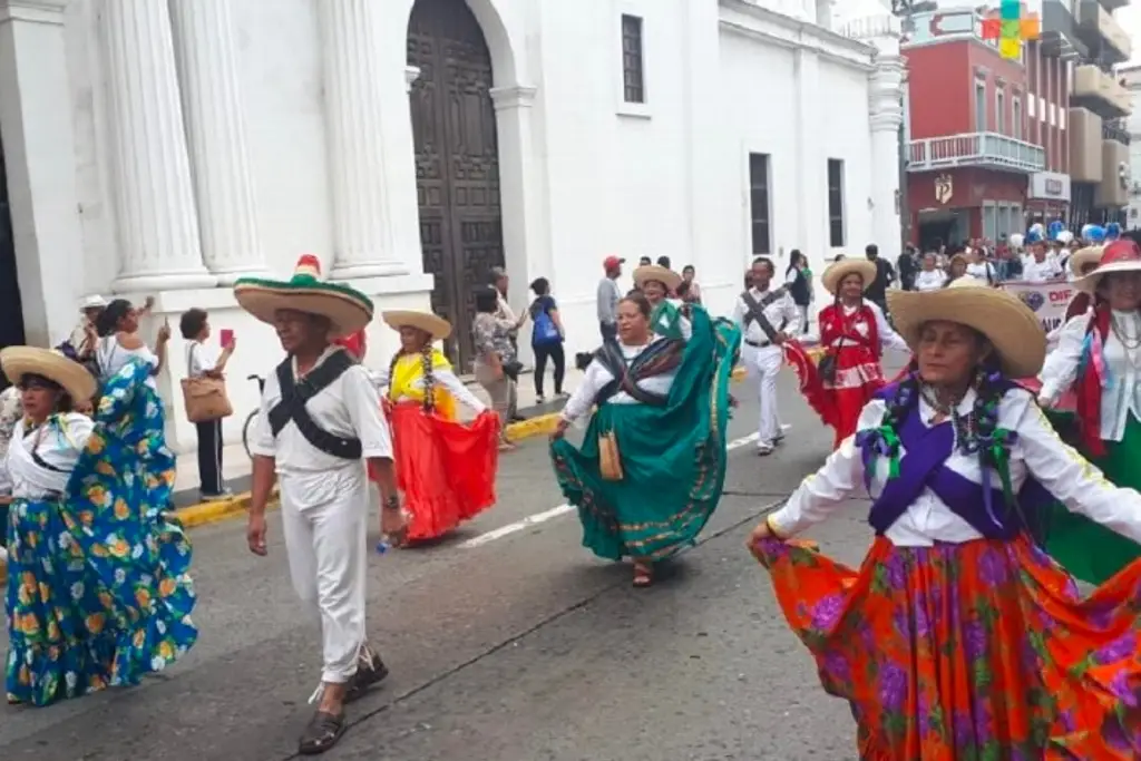 Imagen ¿Habrá desfile por aniversario de la Revolución Mexicana en Veracruz? Esto informan