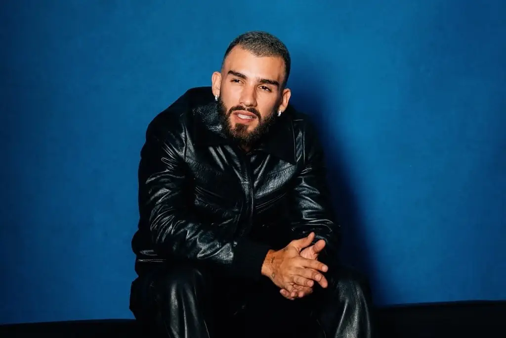 Imagen Manuel Turizo más romántico que nunca en “Cosas de Enamorao”