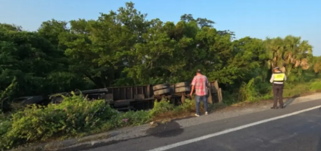 Imagen Hay cierre parcial de circulación en carretera de Veracruz; este es el motivo