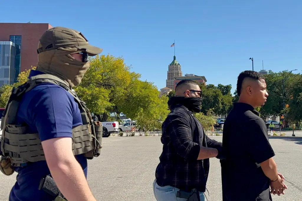 Imagen Tras redada masiva en San Antonio, EU anuncia nuevo 'grupo operativo' en el sur de Texas 
