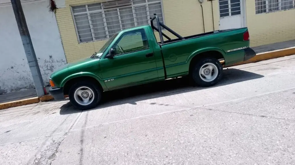 Imagen Roban camioneta en Río Blanco, Veracruz; estaba estacionada 