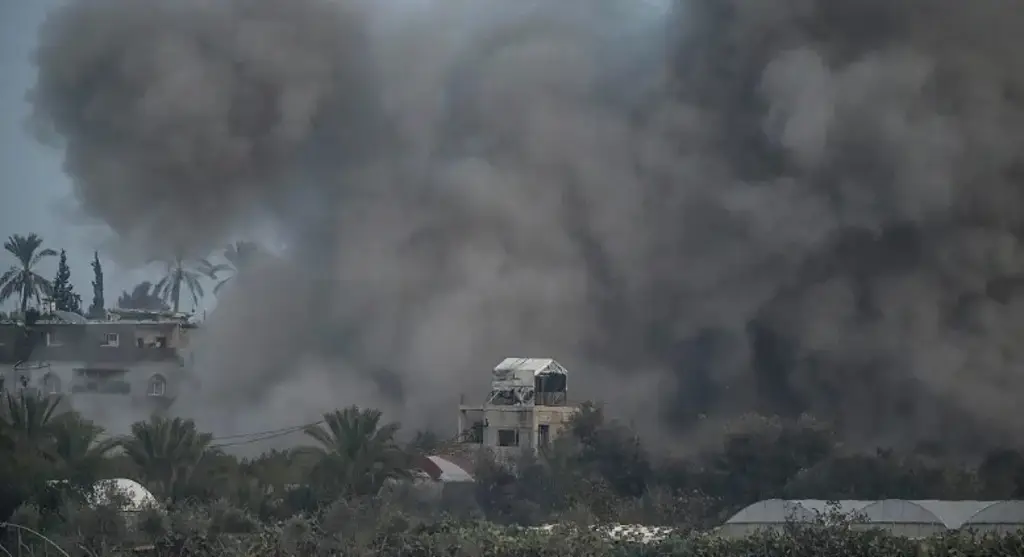 Imagen Israel bombardea campamento de refugiados en Líbano: 13 muertos