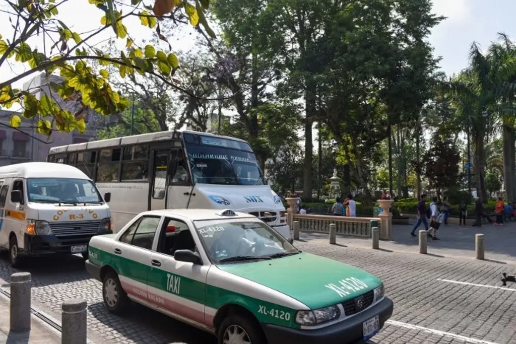 Imagen Atropellan a mujer y niño en el centro de Xalapa, esto se sabe