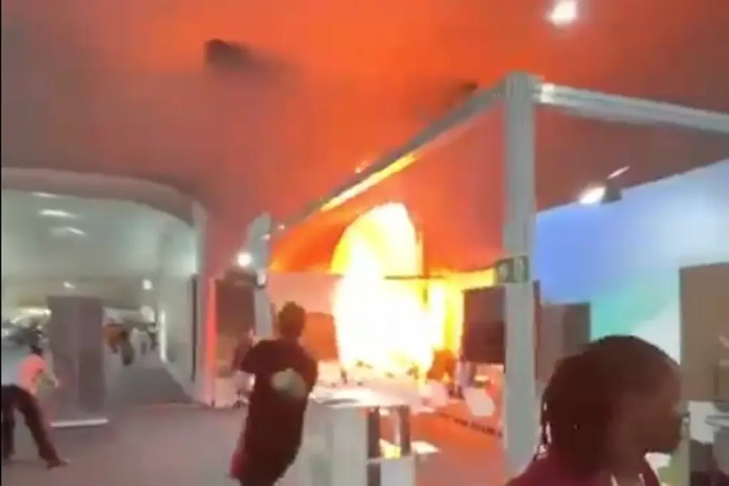 Incendio suspende negociaciones y obliga a evacuar la cumbre climática en Brasil (+Video)