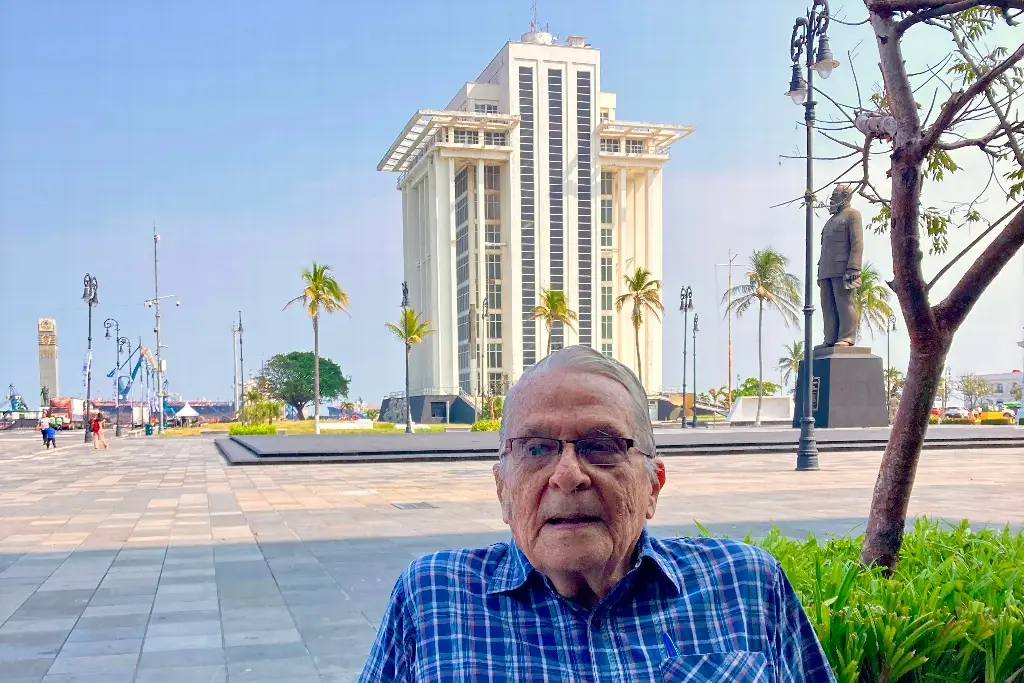 Imagen ¿Quién fue el hombre detrás del faro del Banco de México ahora torre de Pemex? 