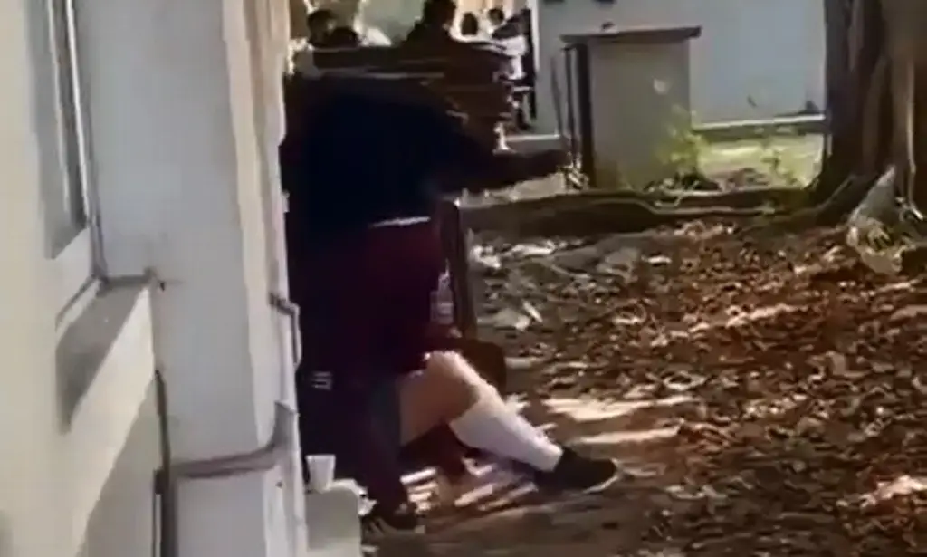 Imagen Expulsan a estudiante por golpear a compañera en el Cobaev; agresión fue captada en video