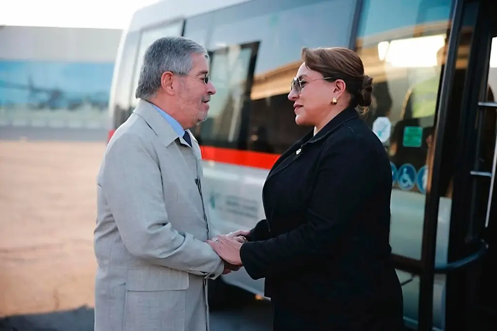 Imagen Presidenta de Honduras llega a México para iniciar una visita oficial