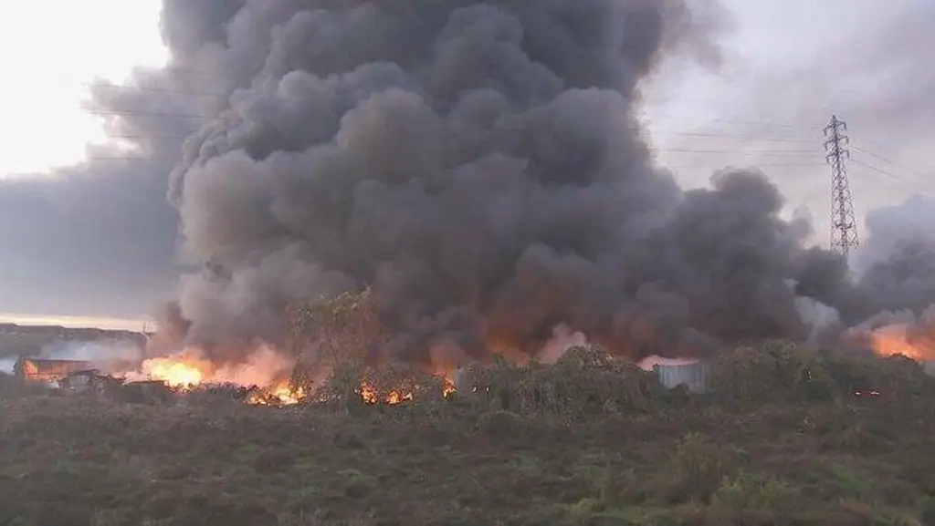 Imagen Enorme incendio afecta a fábrica en Japón (+Video) 