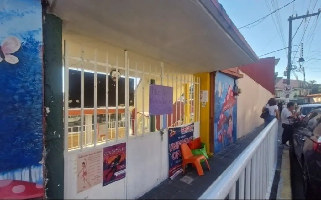 Imagen Padres de familia toman jardín de niños en Xalapa, Veracruz 