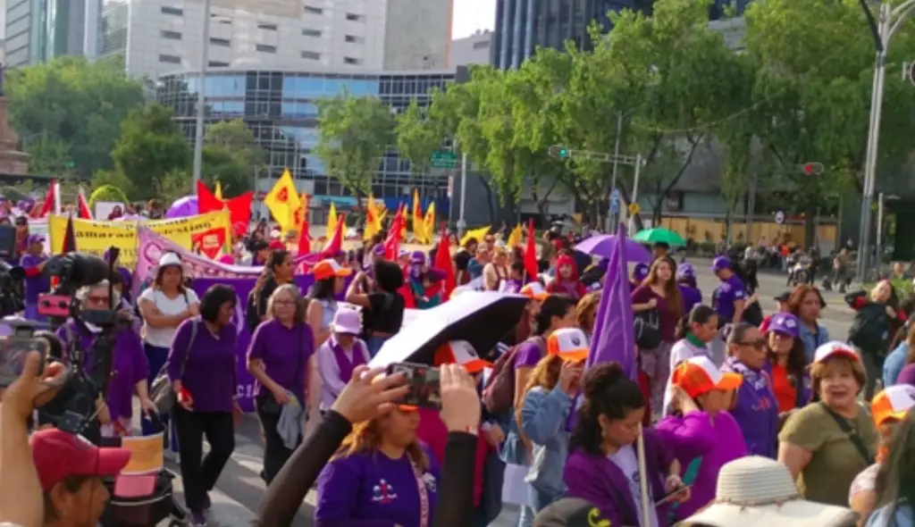 Imagen 25N: Cientos de mujeres llegan al Zócalo de la CDMX; exigen mayor seguridad