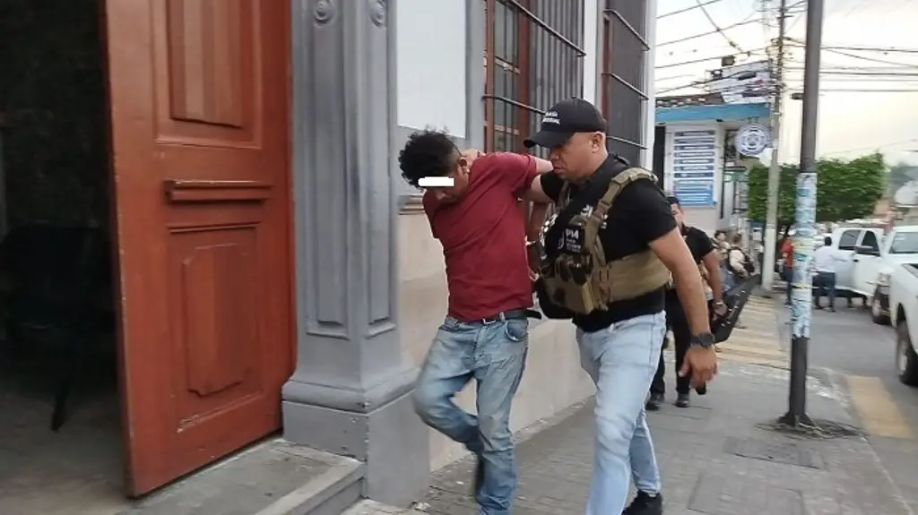 Imagen Detienen a personas tras operativo en Omealca, Veracruz; aseguran drogas y armas