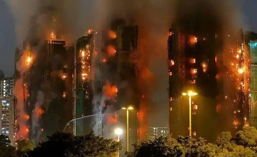 Imagen Suben a 36 los muertos por el incendio de varios edificios en Hong Kong (+Video)