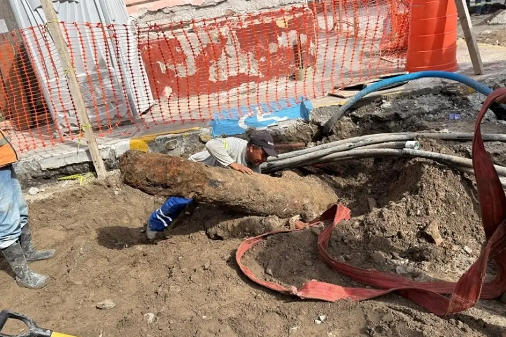 Imagen ¿Qué pasará con los antiguos cañones que hallaron en el centro de Veracruz?