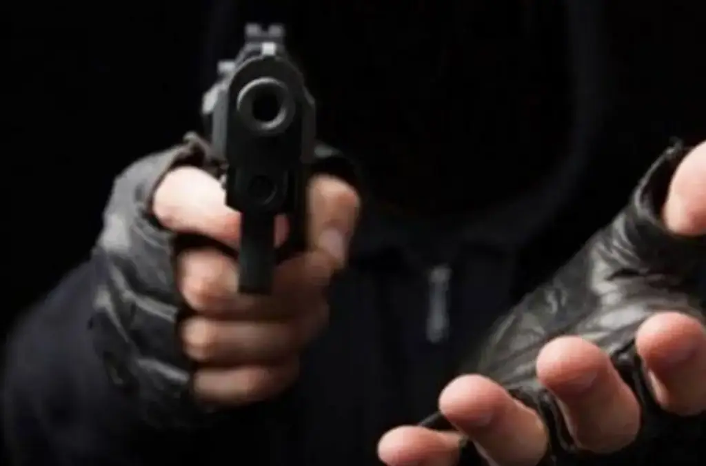 Despojan a trabajadores de 50 mil pesos que retiraron de banco en Veracruz; hubo disparos