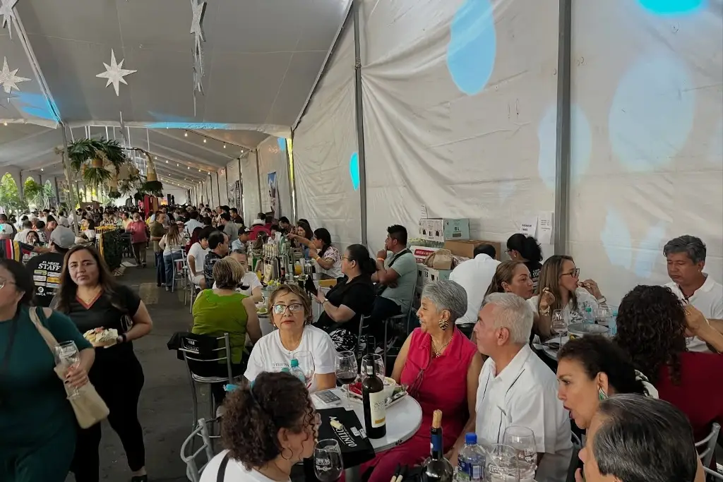 Arranca con éxito la Verbena del Vino en Veracruz; continúa hoy domingo (+fotos)