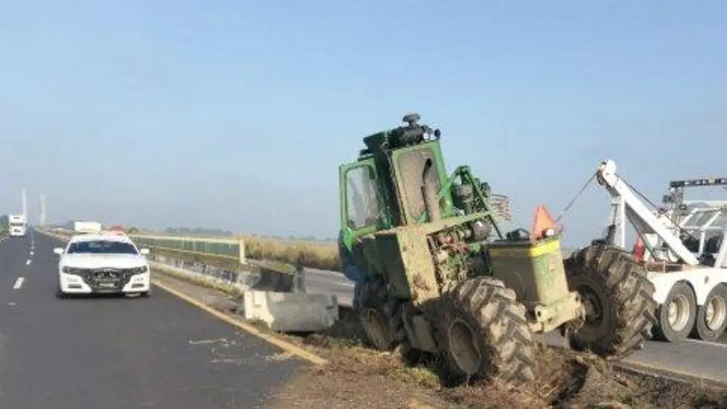 Imagen Hay cierre parcial de circulación en carretera de Veracruz; esta es la razón