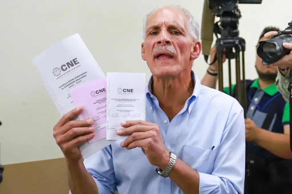 Asfura, el candidato de Trump, mantiene una estrecha ventaja sobre Nasralla en Honduras