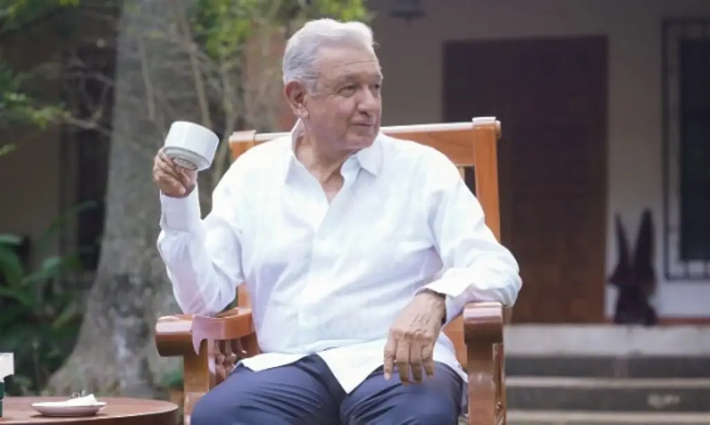 Imagen Reaparición de AMLO es señal de que sigue tomando decisiones en el país: Politólogo 