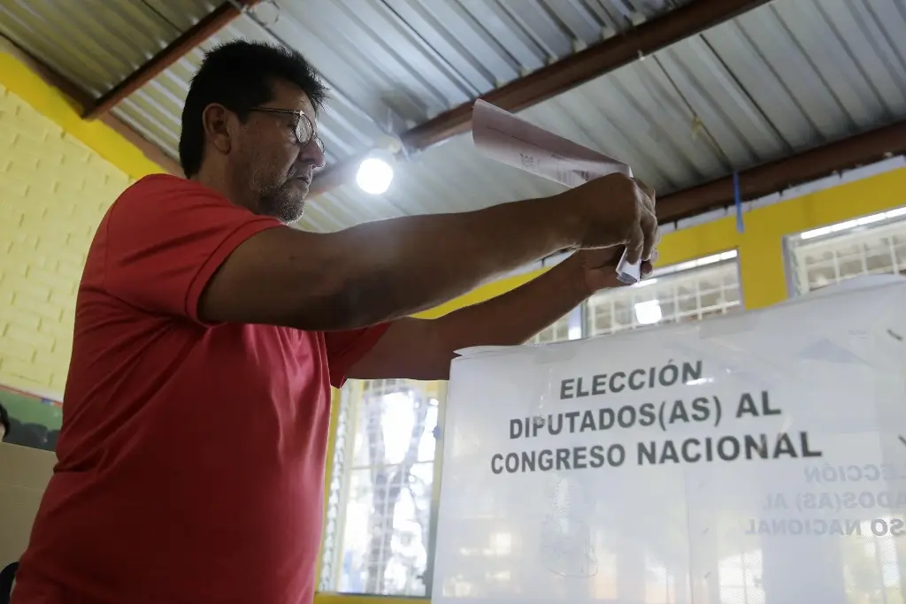 Imagen Trump advierte 'consecuencias' si alteran resultados de elecciones presidenciales en Honduras