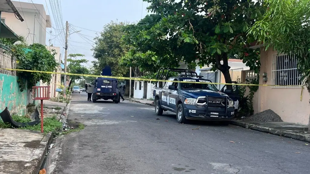 Imagen Cierre de calle por operativo policiaco en Boca del Río