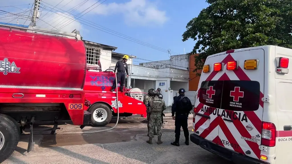 Imagen Arde vivienda en colonia de Veracruz 