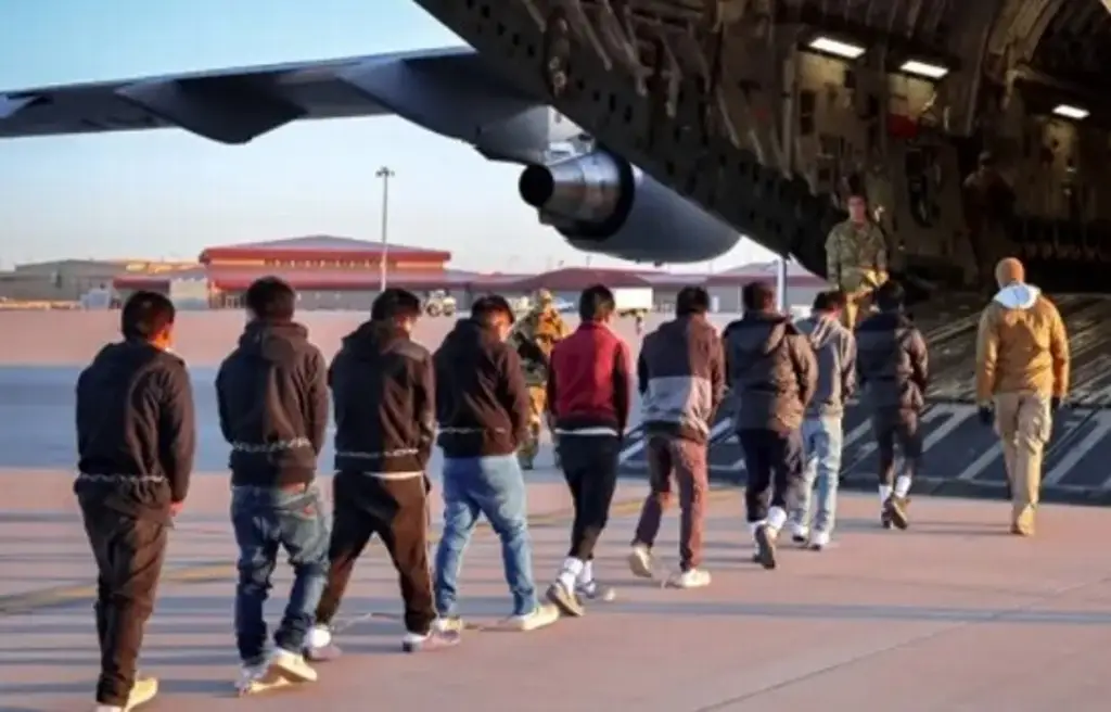 Imagen Venezuela espera vuelo de repatriación de migrantes en medio de tensiones con EU