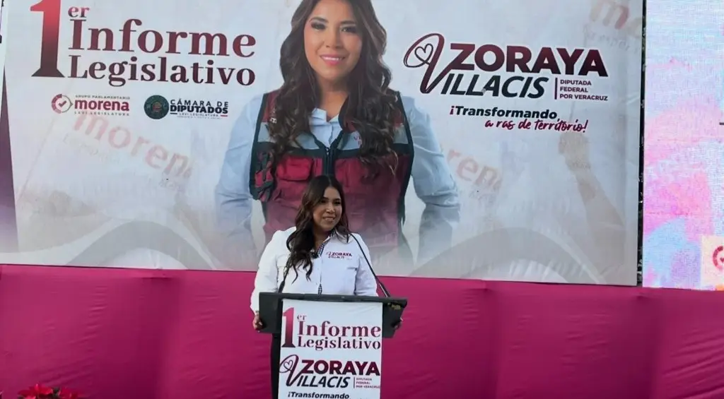 Imagen La diputada federal Zoraya Villacis dio su primer informe en Veracruz 