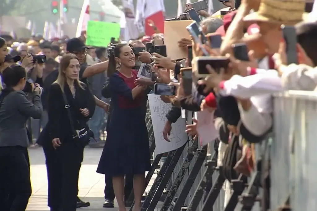 Celebra Sheinbaum 7 años de la 4T en Zócalo de CDMX (+Video)