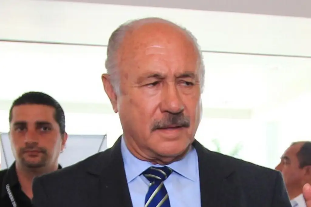 Imagen Fallece Enrique Levet Gorozpe, dirigente del FESAPAUV