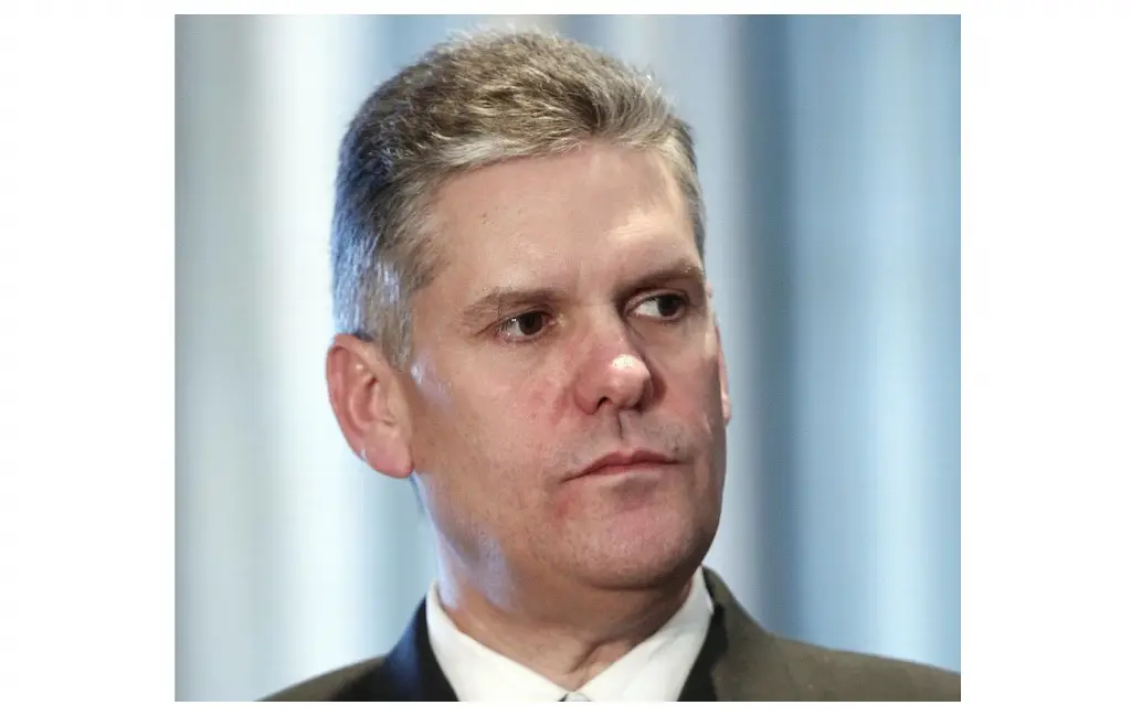 Imagen Sentencian a cadena perpetua al exministro cubano de Economía Alejandro Gil por espionaje