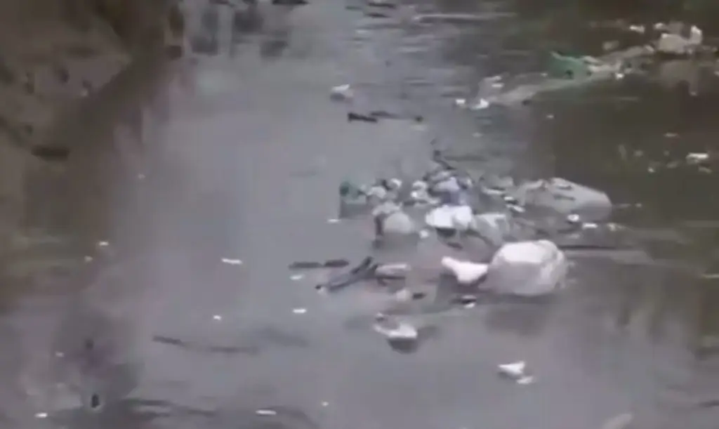 Imagen Trump acusa a México de mandar agua sucia