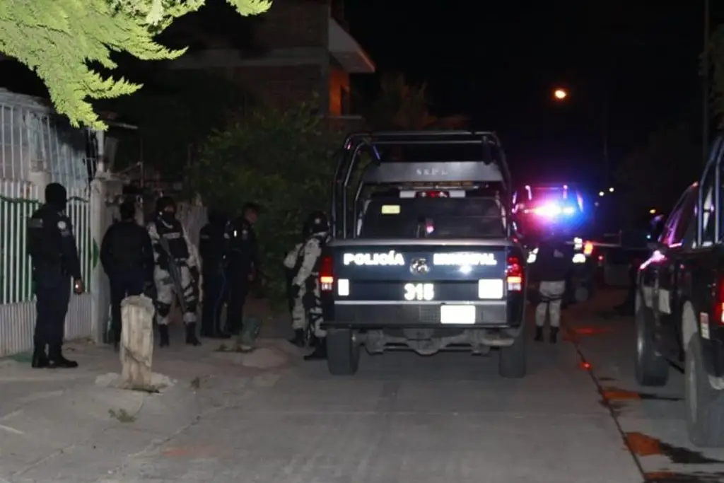 Imagen Pitbull captura a ladrón tras jalonear a su dueña de 2 años de edad; policía evita linch4mient0