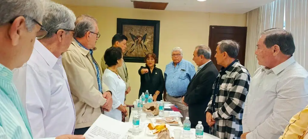 Rosa María Álvarez Santamán, rinde protesta como Secretaria General de FESAPAUV