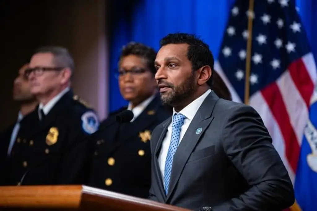 Imagen FBI se reunió en secreto con jefe negociador de Ucrania, según Washington Post 