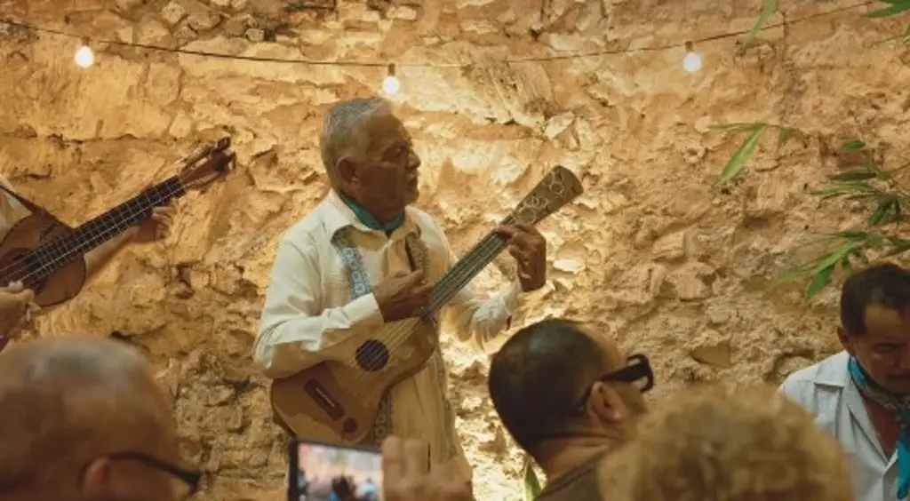 Imagen Invitan al 'Recital de rama y poesía' en Veracruz; entrada gratis 